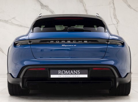 Porsche Taycan 4 Cross Turismo 5