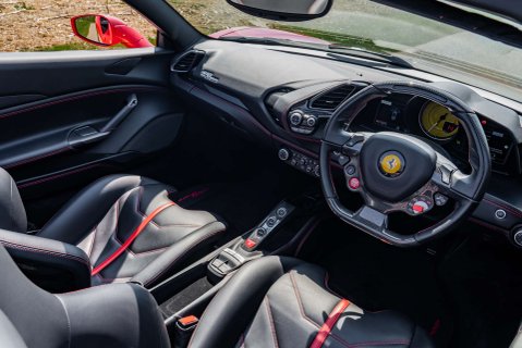 Ferrari 488 Spider 10