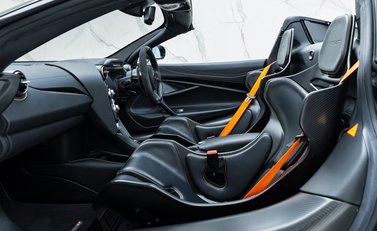 McLaren 765LT Spider 19