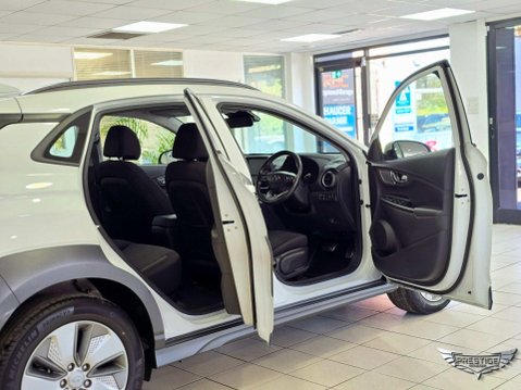 Hyundai KONA 39kWh SE Auto 5dr (10.5kW Charger) 43