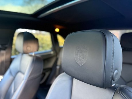 Porsche Macan 2.0 Macan Semi-Auto 4WD 5dr 51