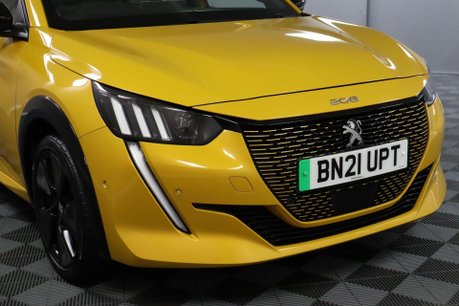 Peugeot e-208 GT PREMIUM 27