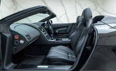 Aston Martin V12 Vantage S Roadster 20