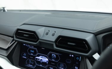 Lamborghini Urus SE 26