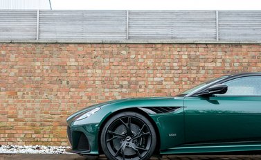 Aston Martin DBS Superleggera 32