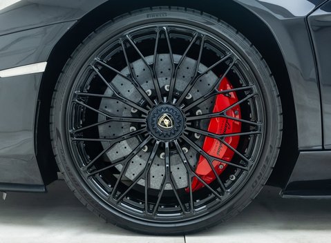 Lamborghini Aventador S LP 740-4 Roadster 27