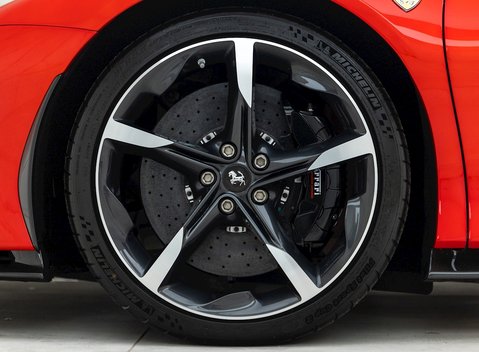 Ferrari SF90 Stradale 8