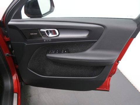 Volvo XC40 2.0 D4 First Edition Auto AWD Euro 6 (s/s) 5dr 19