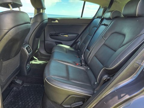 Kia Sportage 1.7 CRDi 3 Euro 6 (s/s) 5dr 23