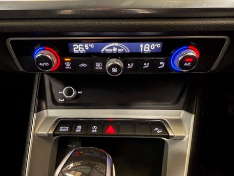 Audi Q3 1.5 Q3 Technik 35 TFSI S-Tronic 5dr 23