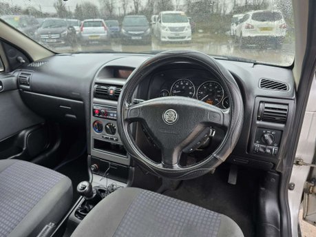 Vauxhall Astra 1.4i 16v Enjoy Hatchback 5dr Petrol Manual (167 g/km, 89 bhp) 52
