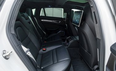 Porsche Panamera Turbo S E-Hybrid Sport Turismo 14