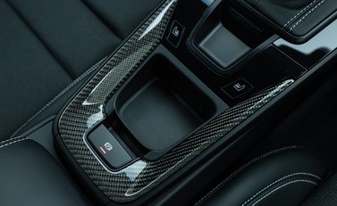 Porsche 911 GT3 TOURING (992) 26