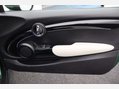 Mini Hatch 1.5 Cooper Exclusive Auto 3dr 21
