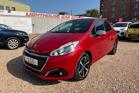 Peugeot 208 1.2 Puretech AUTOMATIC S/S TECH EDITION! ONLY 27000 MILES! 5 SERVICES 8