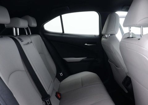 Lexus Ux 2.0 UX 250H F Sport Design 4x2 CVT 5dr 51