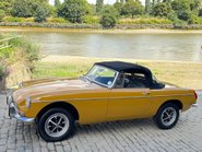 MG B ROADSTER 18