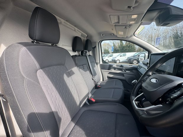 Ford Transit Custom LWB L2H1 Low Roof Limited 300 AirCon Alloys SELECT 14