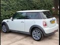 Mini Hatch 1.6 Cooper Camden Euro 5 3dr 4
