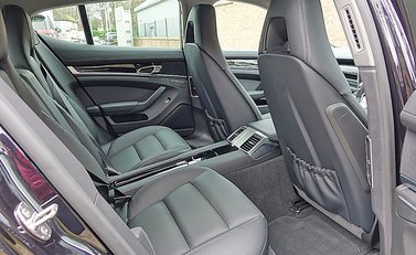 Porsche Panamera Diesel 8