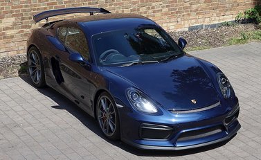 Porsche Cayman GT4 24