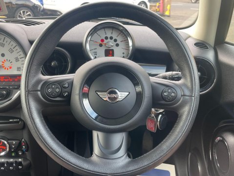 Mini Hatch 1.6 Cooper D Bayswater Euro 5 (s/s) 3dr 25