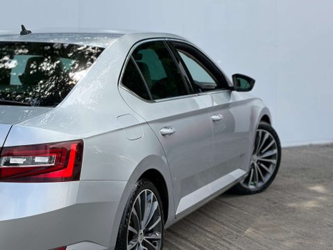 Skoda Superb 2.0 Superb Laurin & Klement TSi Semi-Auto 5dr 33
