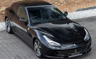 Ferrari GTC4 Lusso T 8