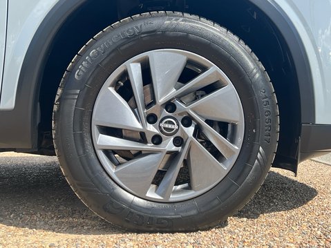 Nissan Qashqai DIG-T ACENTA PREMIUM DCT MHEV 4