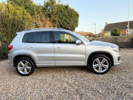 Volkswagen Tiguan 2.0 TDI BlueMotion Tech R-Line Edition SUV 5dr Diesel Manual 4WD Euro 6 (s/ 4