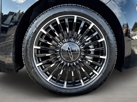 Fiat 500 87kW La Prima by Bocelli 42kWh 2dr Auto 13