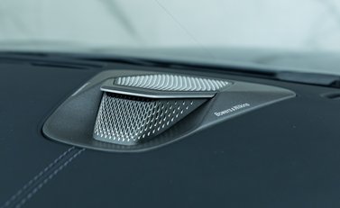 Aston Martin Vanquish V12 31