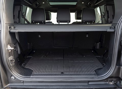 Land Rover Defender 110 X P400 31