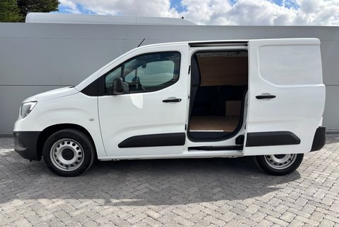 Vauxhall Combo L1H1 2300 100 ps Dynamic Panel Van - No VAT 9