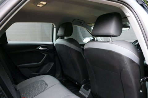 Audi A1 1.0 A1 Sportback 30 TFSI Sport Semi-Auto 5dr 44