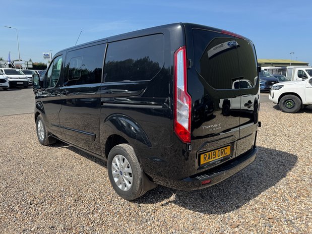 Ford Transit Custom Crew Cab [SOLD MT] AUTO SWB L1H1 Limited 300 Air Con Cam EURO 6 NO VAT 11