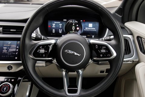 Jaguar I-Pace SE 22