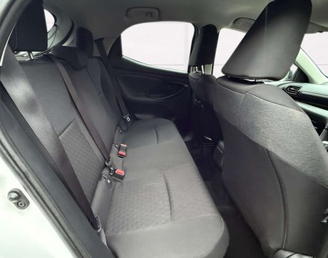 Toyota Yaris 1.5 Yaris Design HEV CVT 5dr 16