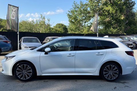 Toyota Corolla EXCEL HYBRID - ONE OWNER - FULL TOYOTA SERVICE HISTORY 9
