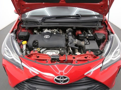 Toyota Yaris 1.5 VVT-i Icon Tech Euro 6 5dr 28