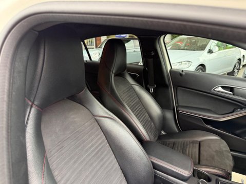 Mercedes-Benz A Class 2.1 A200d AMG Line (Premium) 7G-DCT Euro 6 (s/s) 5dr 17