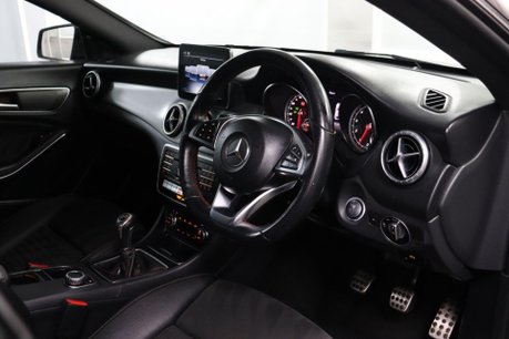 Mercedes-Benz CLA Class CLA 200 AMG LINE NIGHT EDITION 4