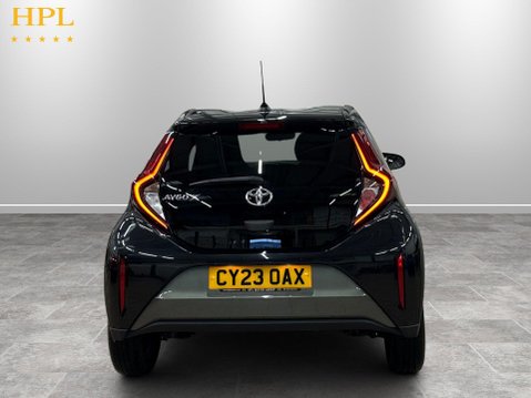 Toyota Aygo X 1.0 VVT-i Edge Hatchback 5dr Petrol Manual Euro 6 (s/s) (72 ps) Alloys - Bl 6