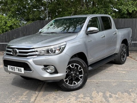 Toyota Hilux INVINCIBLE X 4WD D-4D DCB 7