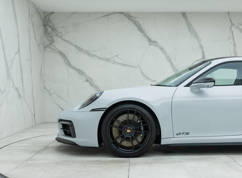 Porsche 911 Carrera GTS (992) 34