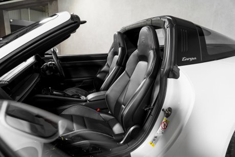 Porsche 911 TARGA 4 PDK. WARRANTY. ADAPTIVE CRUISE CONTROL. HEATED SEATS. HEATED WHEEL 21