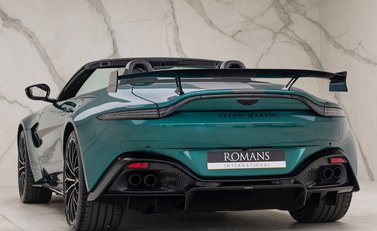 Aston Martin V8 Vantage Roadster F1 Edition 4