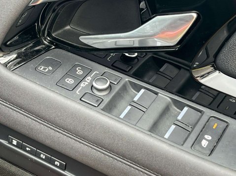 Land Rover Range Rover Evoque 2.0 Range Rover Evoque R-Dynamic SE Automatic 4WD 5dr - NATIONAL DELIVERY* 30