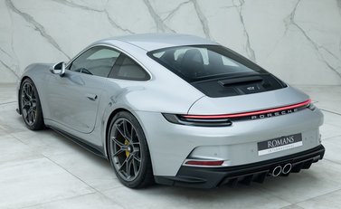 Porsche 911 GT3 Touring (992) 9