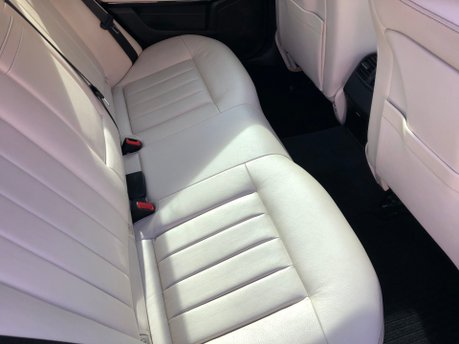 Mercedes-Benz E Class E350d 3.0 BLUETEC AMG SPORT Automatic very high spec 64000m FSH Pan Roof 23
